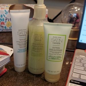 Satin Hands Gift Set